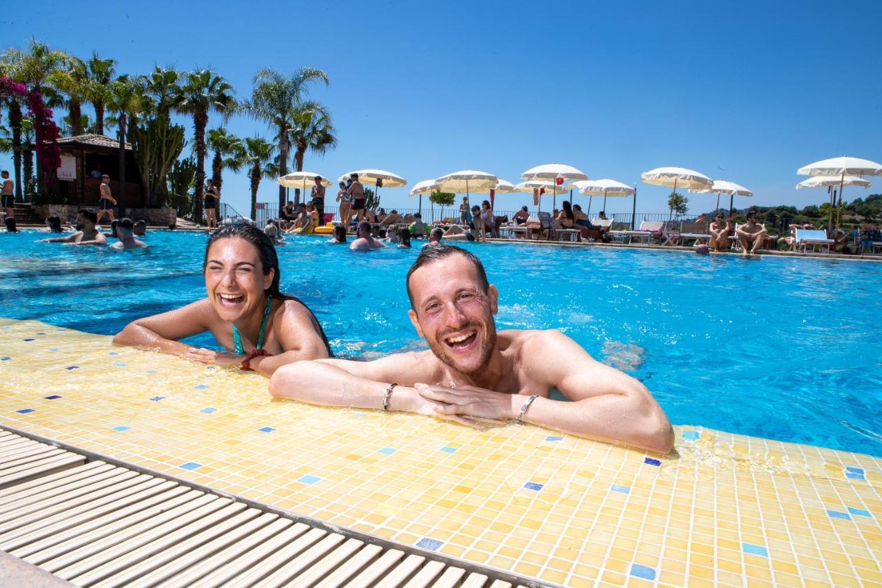 Hotel Olimpo Le Terrazze Letojanni Ngoại thất bức ảnh