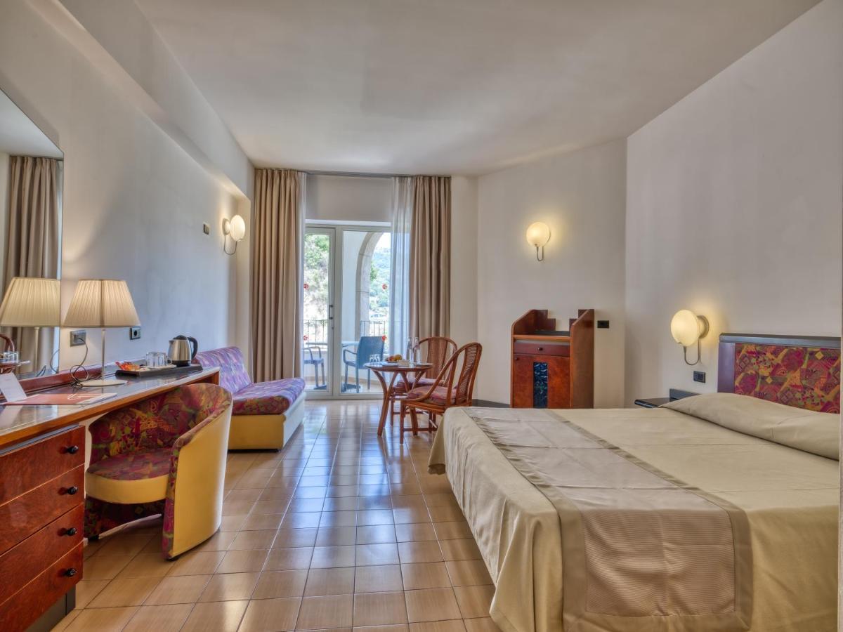 Hotel Olimpo Le Terrazze Letojanni Ngoại thất bức ảnh